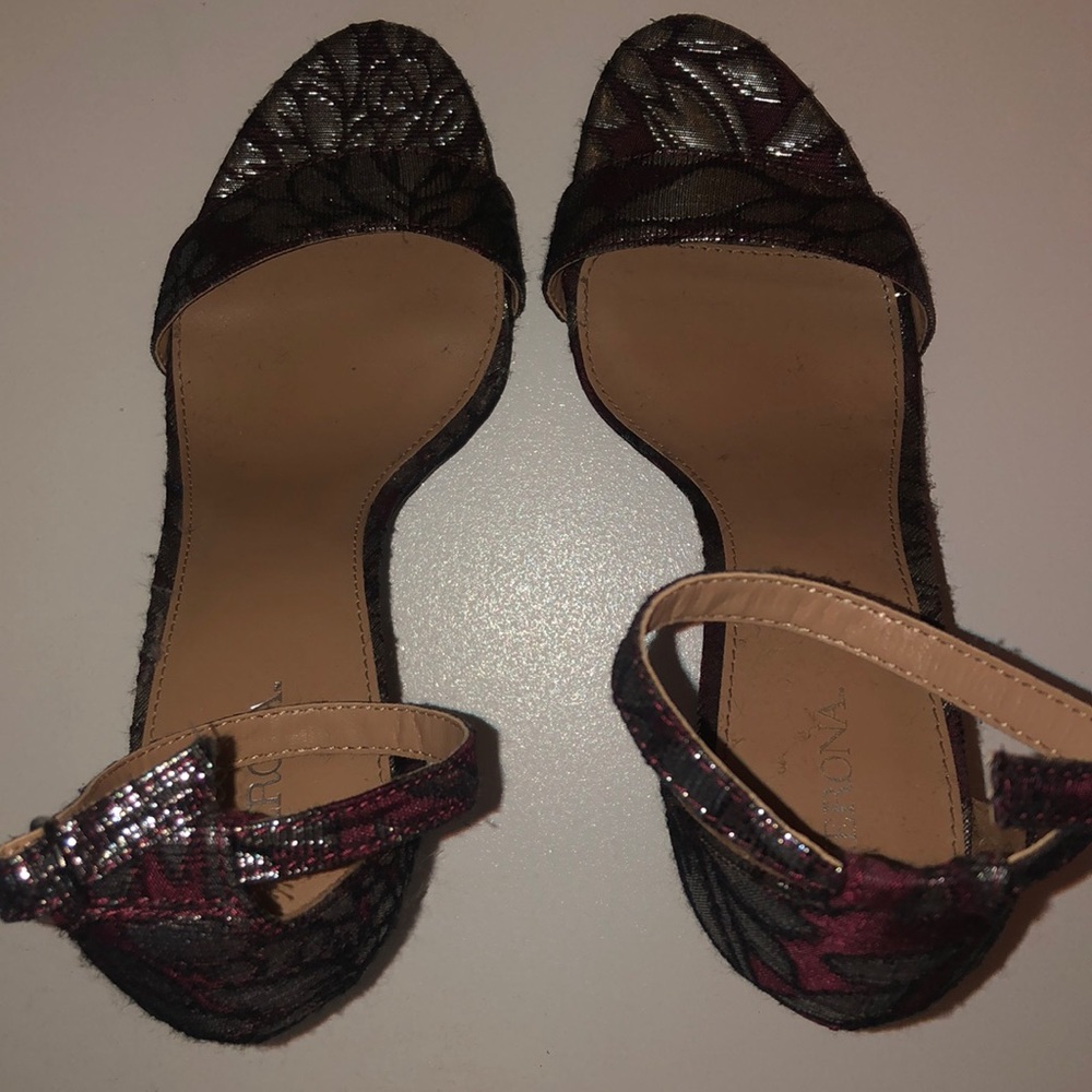 Heels - Picture 3 of 5